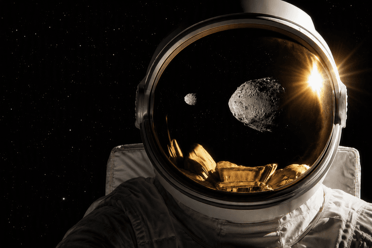 A hitchhiker’s guide to Hera’s target asteroids